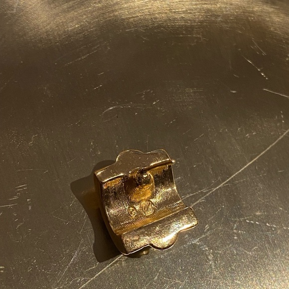 Swarovski single gold tone crystal earring for pierced ears - Picture 6 of 12